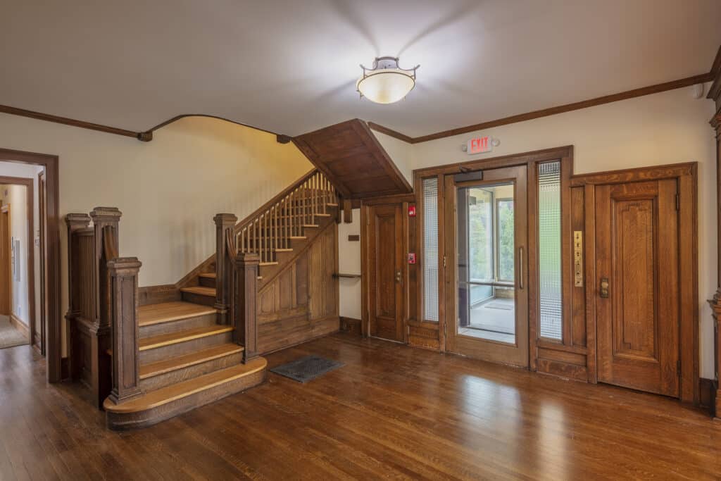 Commercial Municipal_PathfinderBank_Stairs_285A0663-HDR copy