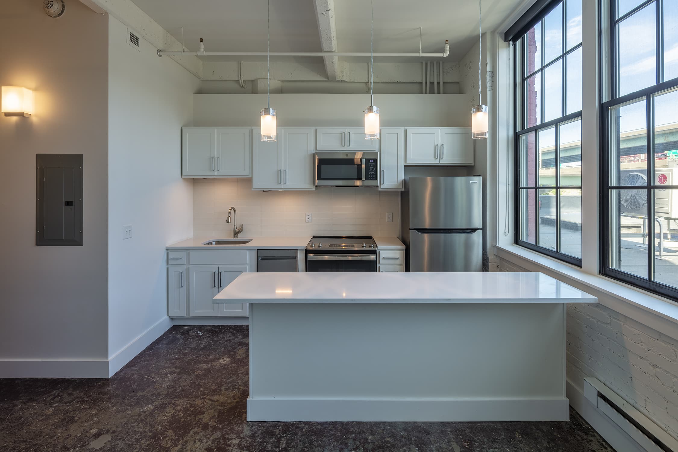 Housing_Smith Supply Warehouse_ Apartments_Kitchen_285A9658-HDR_IPDAAA