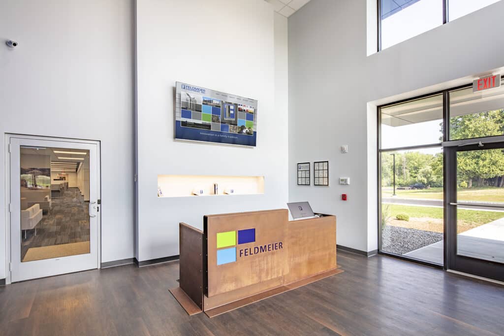 Industrial & Manufacturing_Feldmeier_Lobby_Receiption Desk_285A9479-HDR