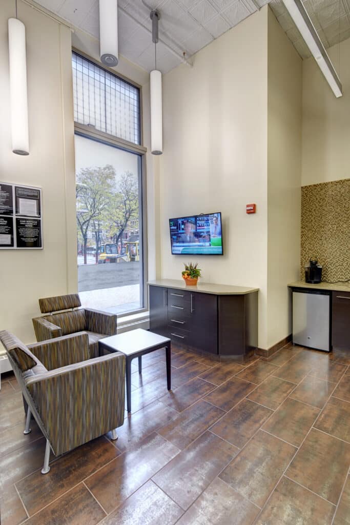 CM_Bank_Pathfinder_Office_Lobby_H00C0567