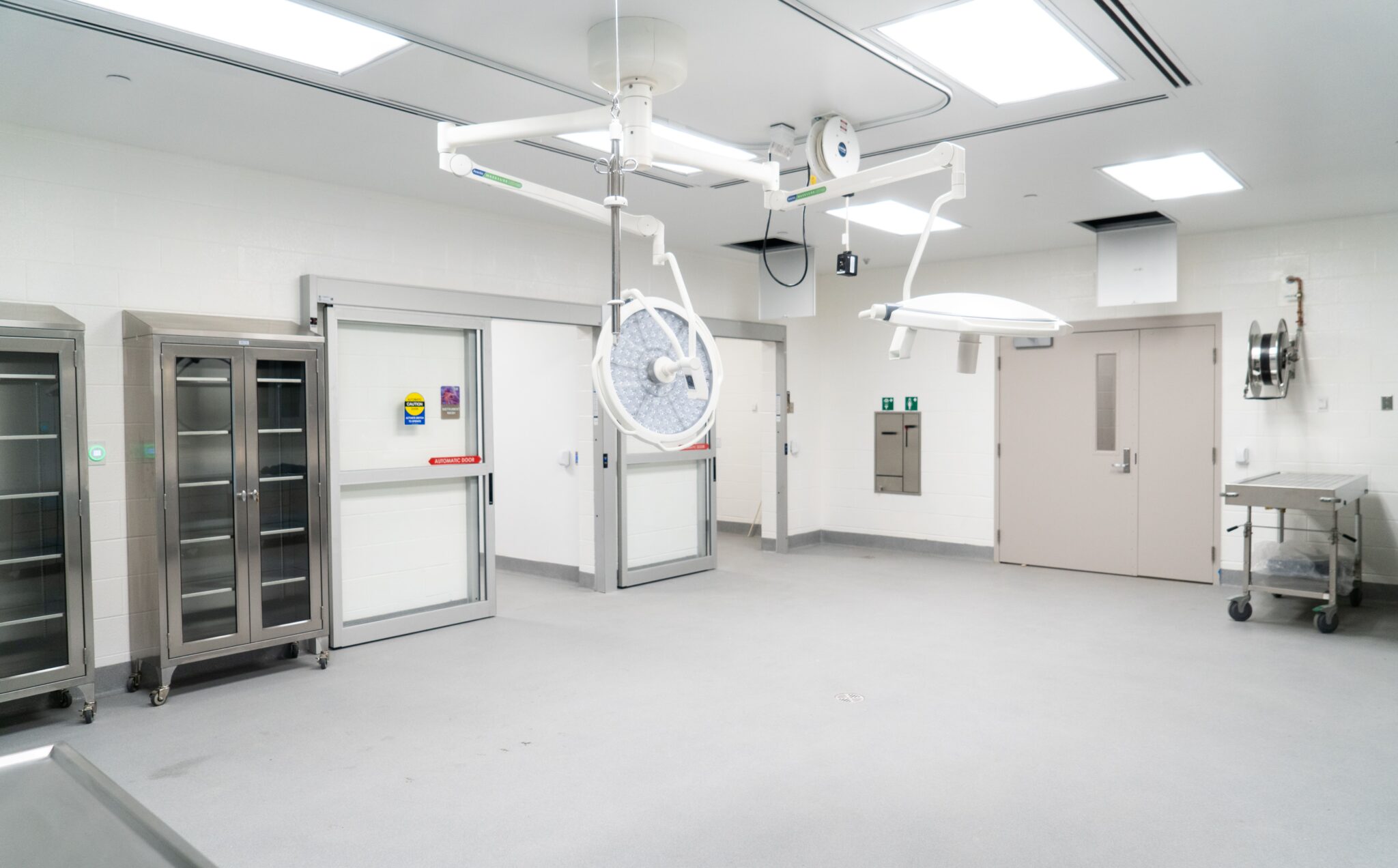 CivicMunicipal_RosamondZoo_Animal Health Center_Exam Room_DSC00116-min