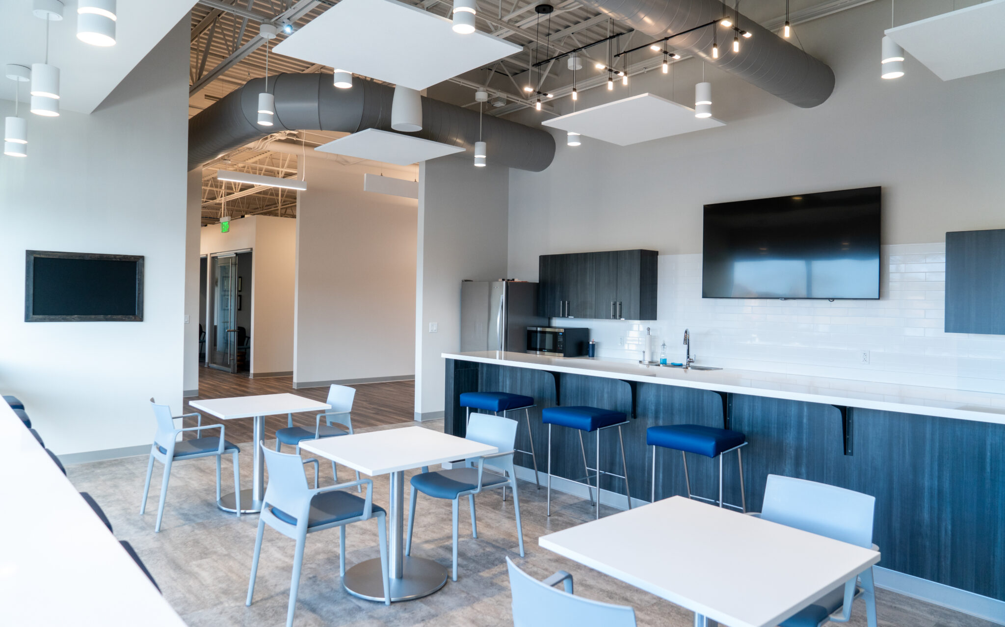 Commercial Municipal_Office_Pinnacle_EatingandKitchen_DSC00211