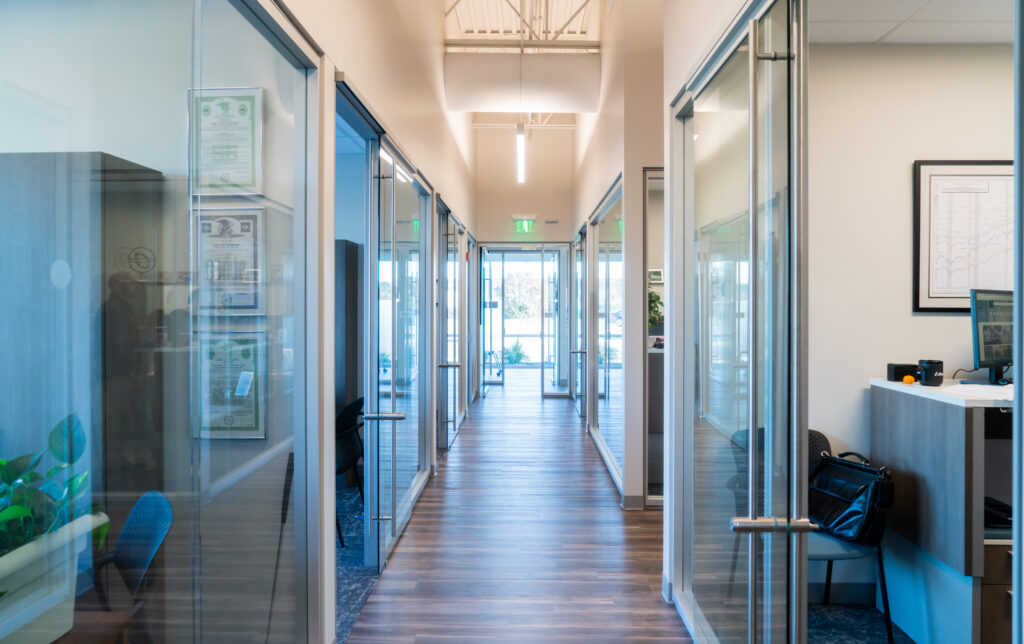 Commercial Municipal_Office_Pinnacle_Hallway_DSC00244