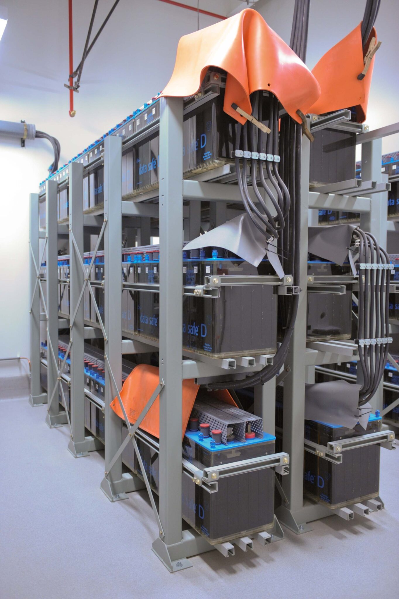 SU Photo By Steve Sartori