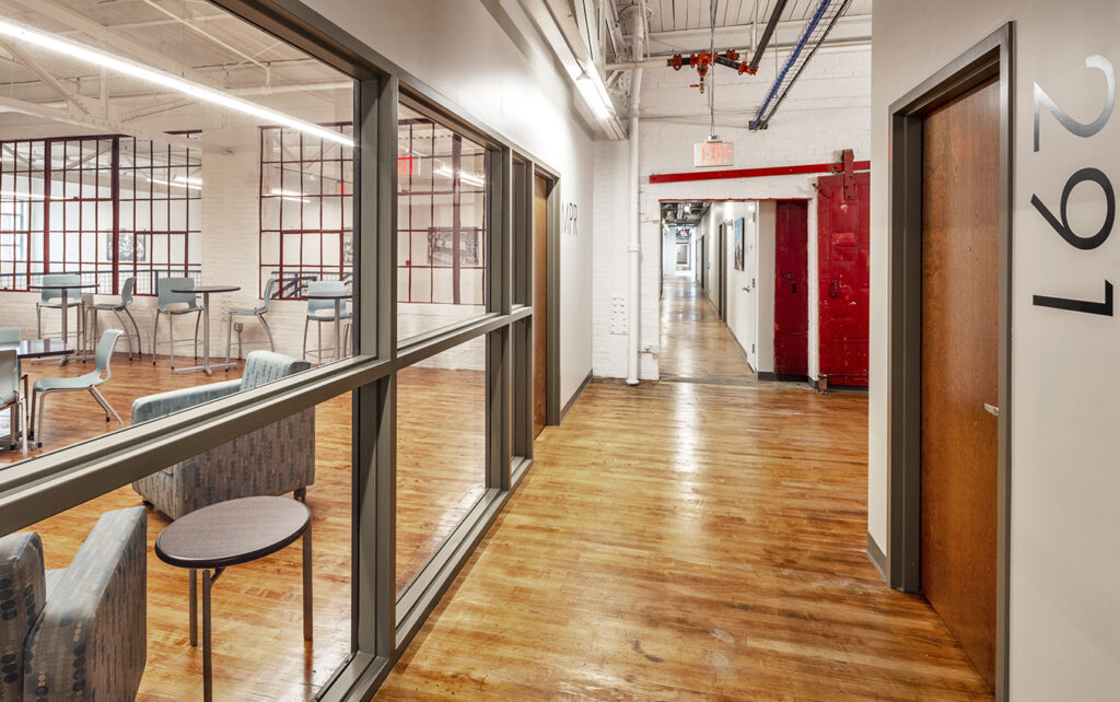 Housing_CrescentComms_Apartment_Hallway_285A9706-HDR
